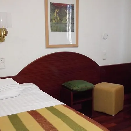 Kesaehotelli Aurora 3* Тампере